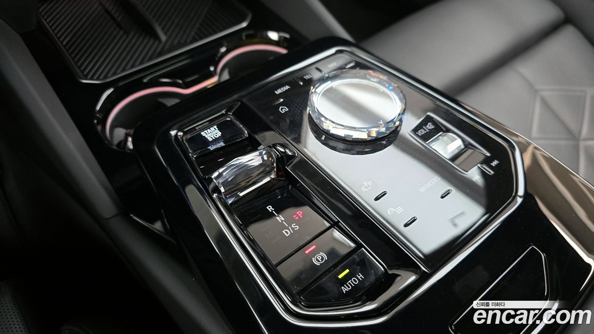 BMW 5-Series 2024