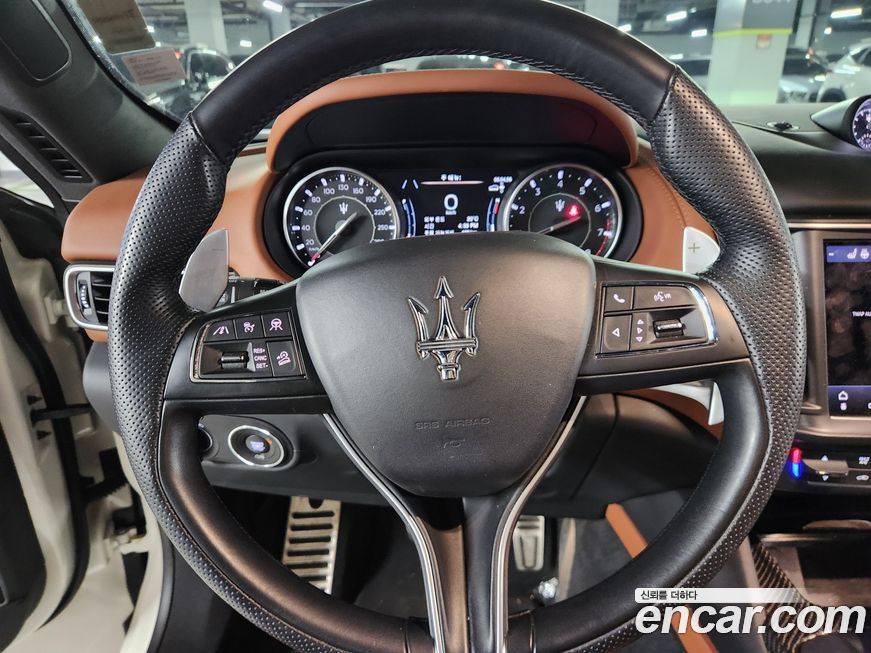Maserati Levante 2021