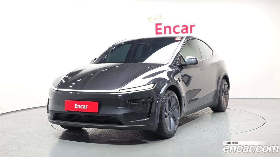 Tesla Model Y 2025