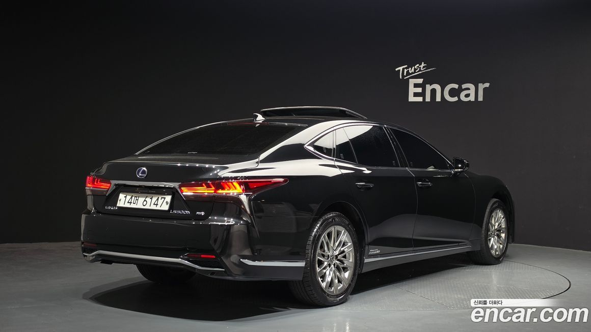Lexus LS 2019