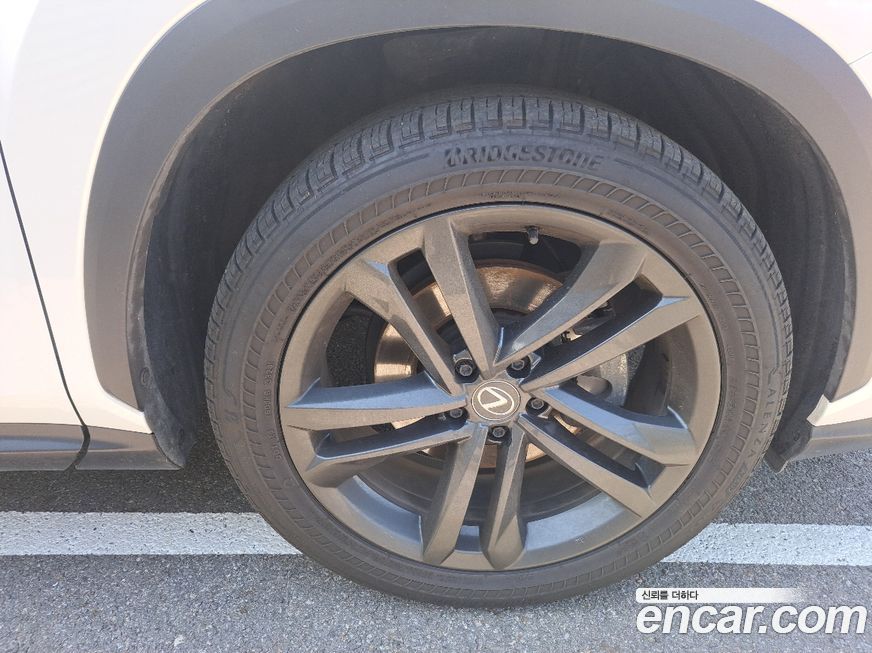 Lexus NX 2025