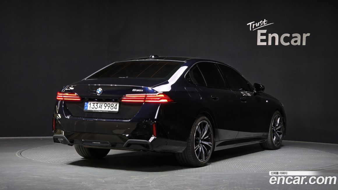 BMW 5-Series 2024