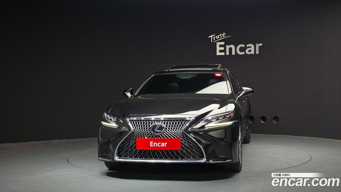 Lexus LS 2019