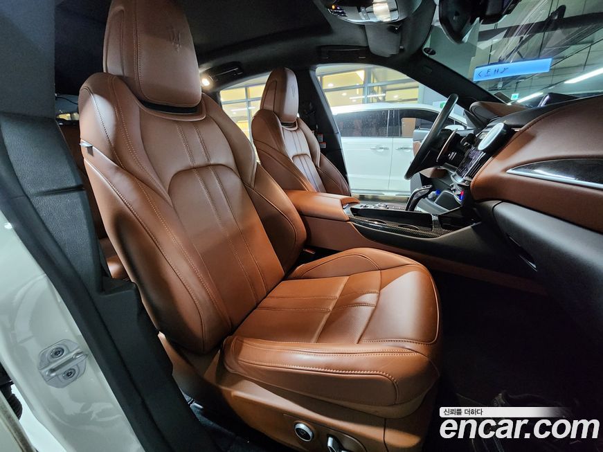 Maserati Levante 2021