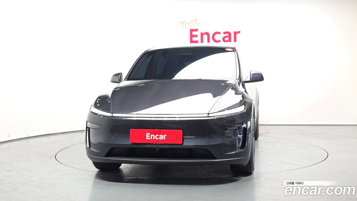 Tesla Model Y 2025
