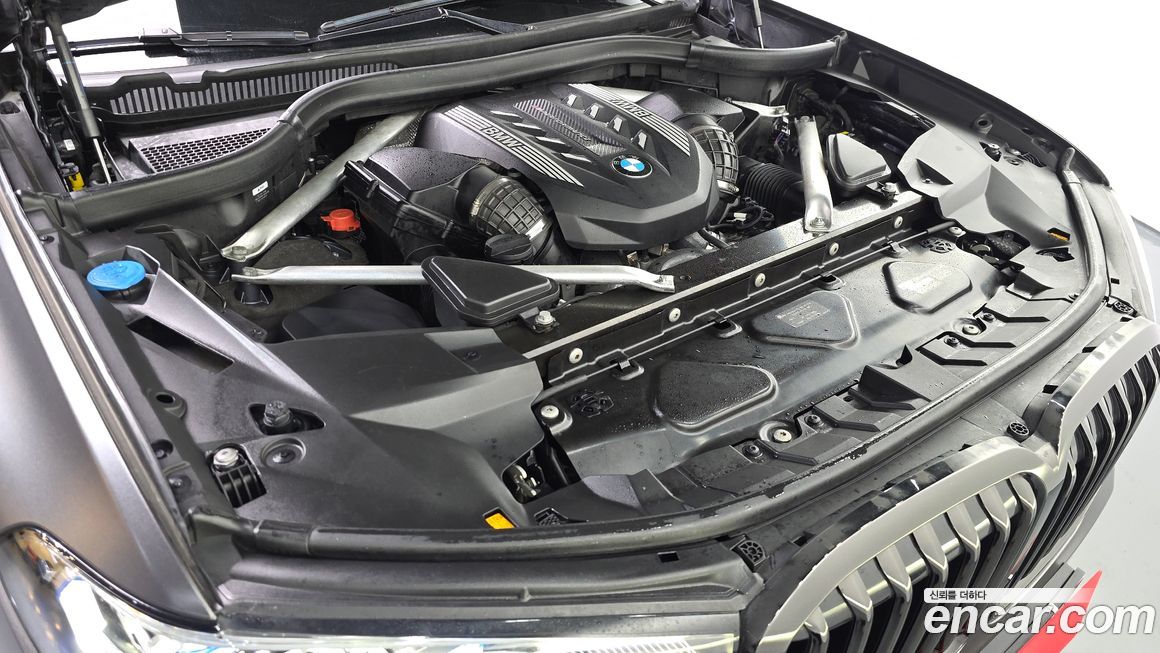 BMW X7 2021