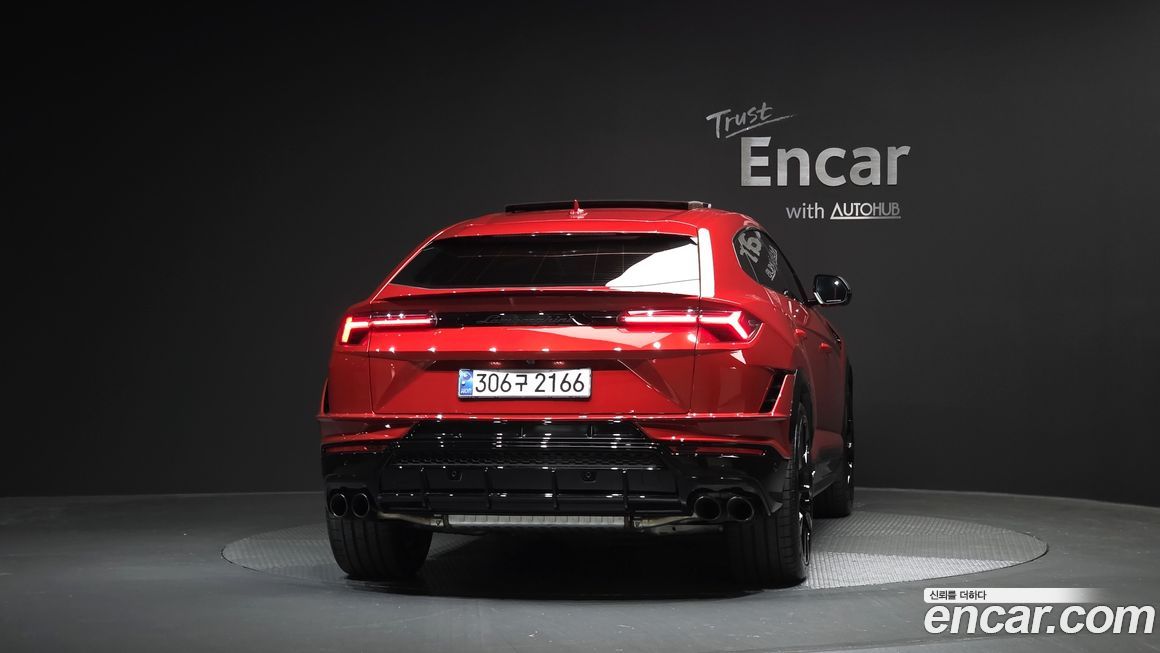 Lamborghini Urus 2024
