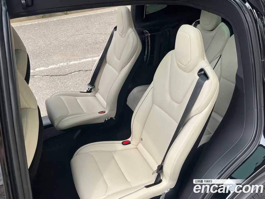 Tesla Model X 2023