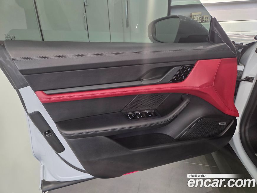 Porsche Taycan 2021