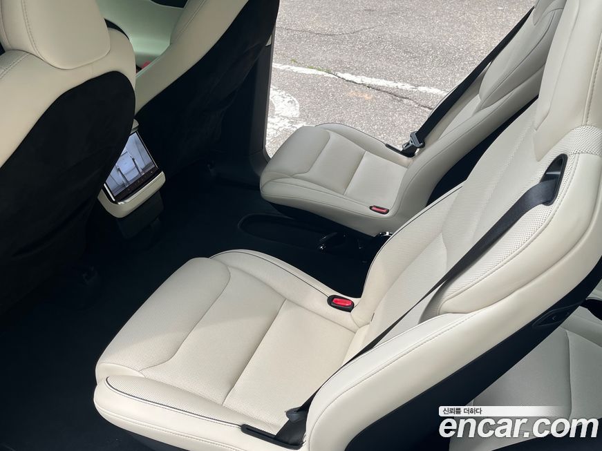 Tesla Model X 2023