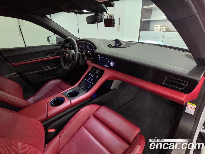 Porsche Taycan 2021