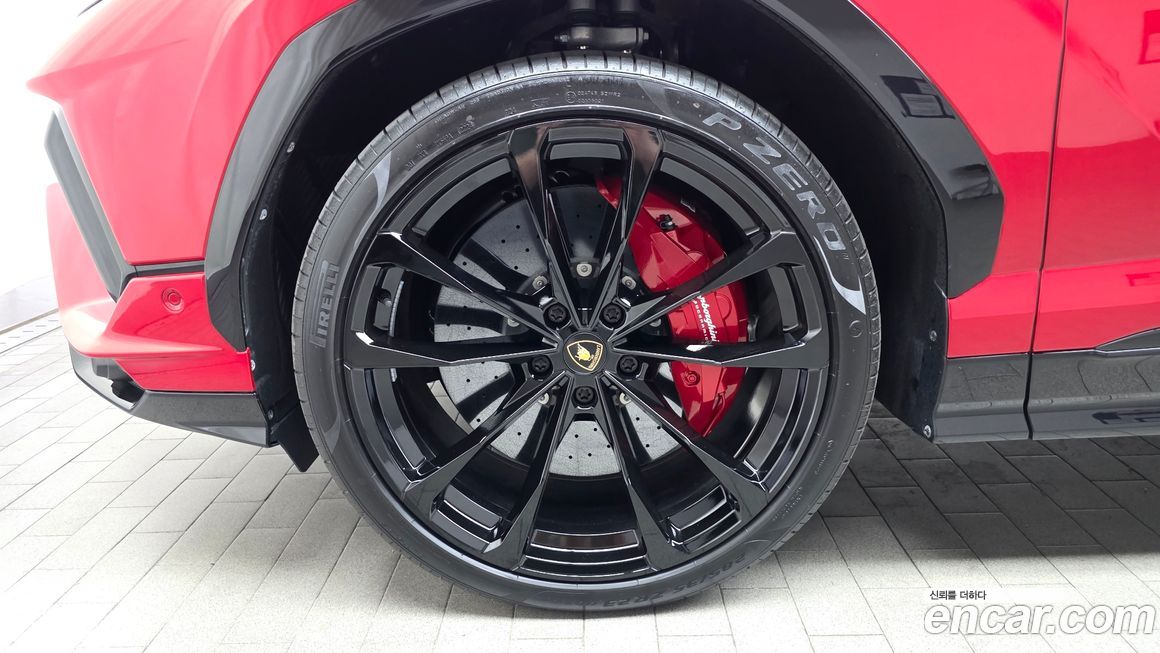 Lamborghini Urus 2024