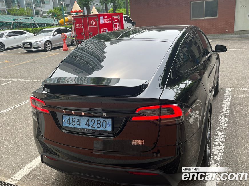 Tesla Model X 2023