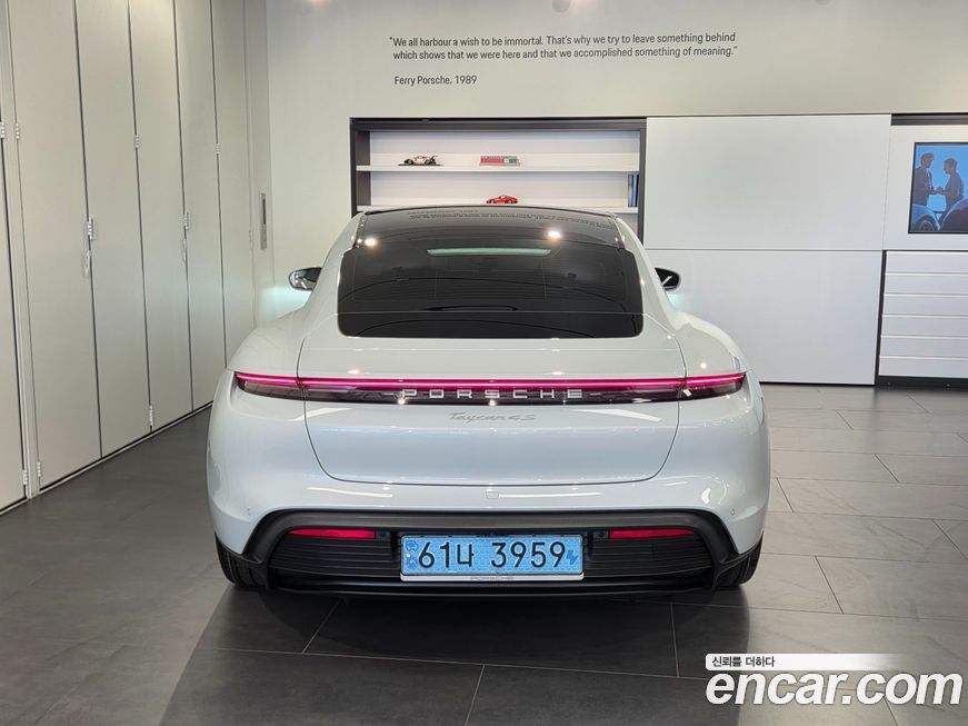 Porsche Taycan 2021