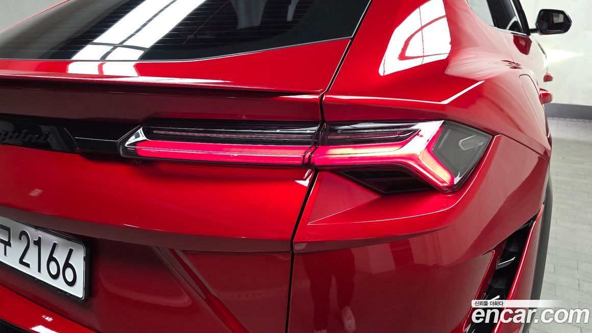 Lamborghini Urus 2024