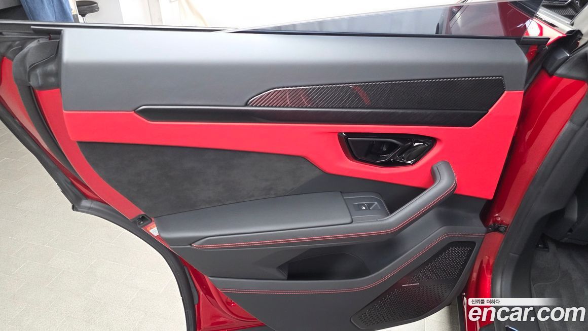 Lamborghini Urus 2024