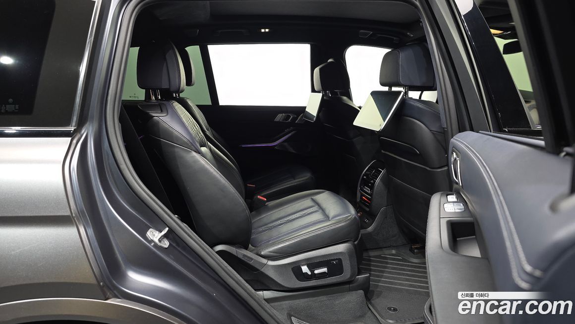 BMW X7 2021