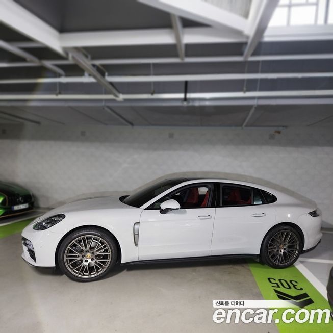 Porsche Panamera 2023