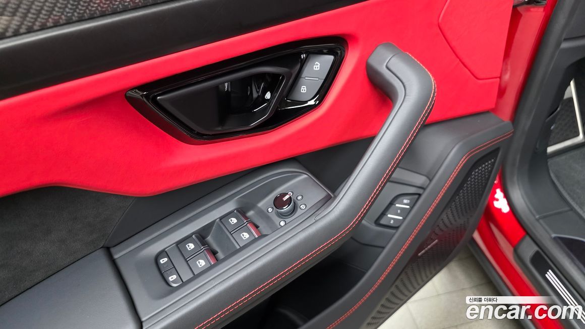Lamborghini Urus 2024