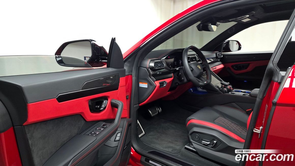 Lamborghini Urus 2024