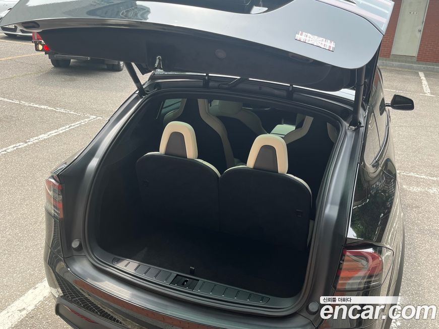 Tesla Model X 2023