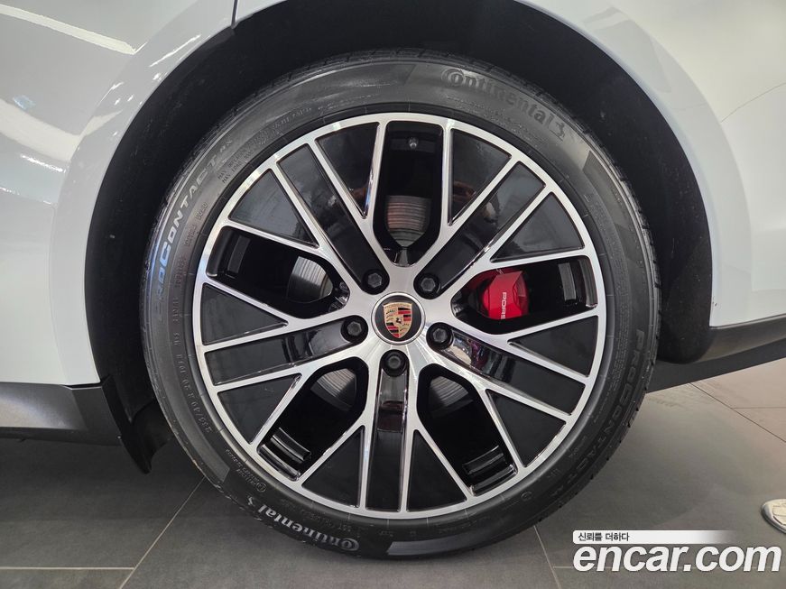 Porsche Taycan 2021