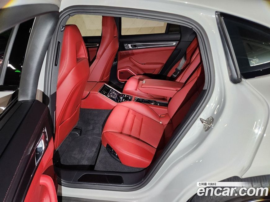 Porsche Panamera 2023