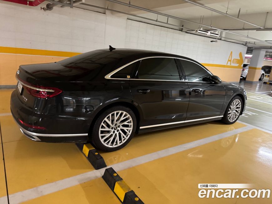 Audi A8 2021