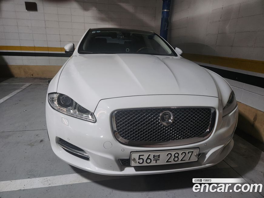 Jaguar XJ 2011