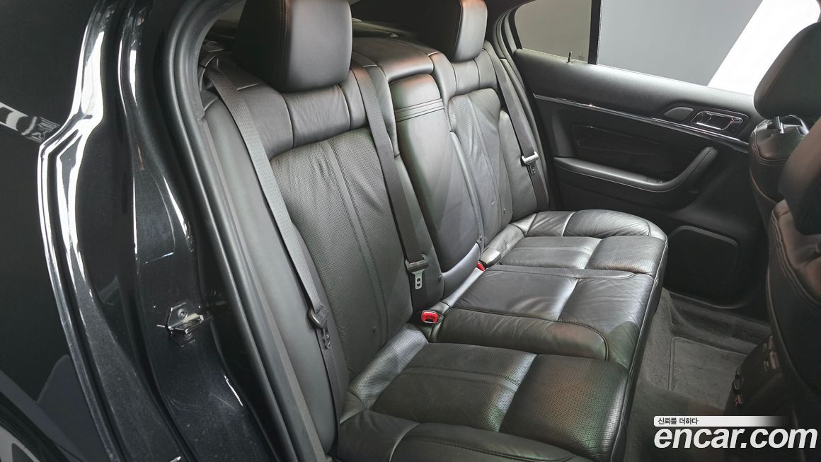Lincoln MKS 2011