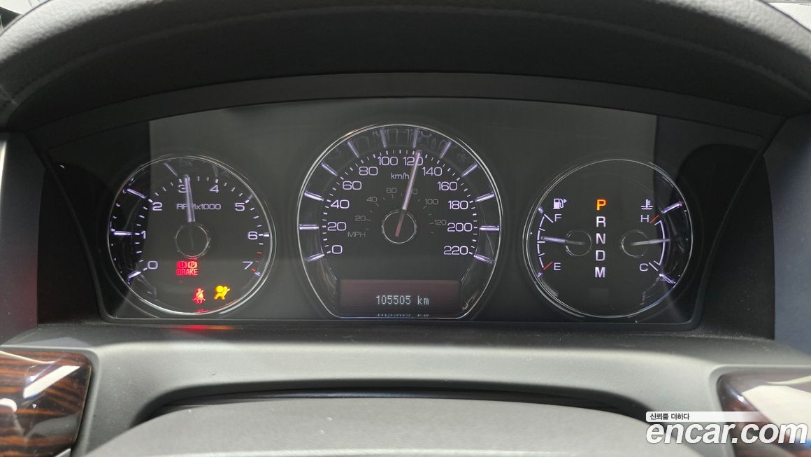 Lincoln MKS 2011