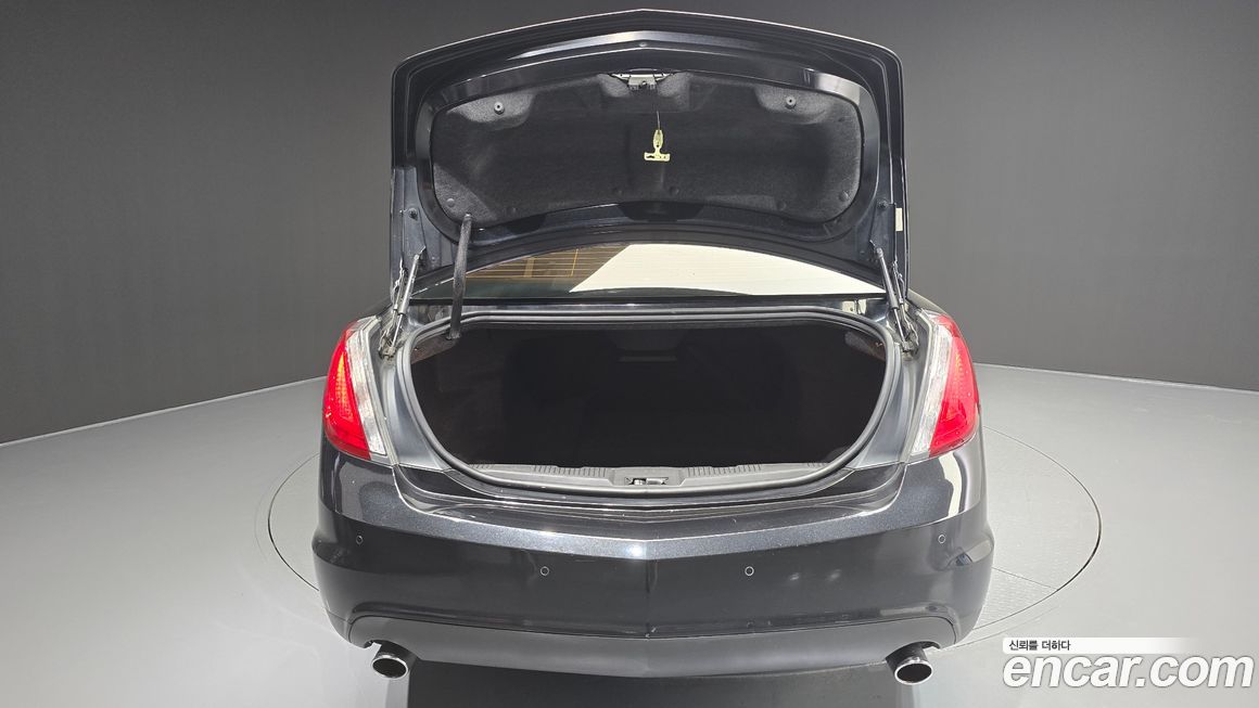 Lincoln MKS 2011