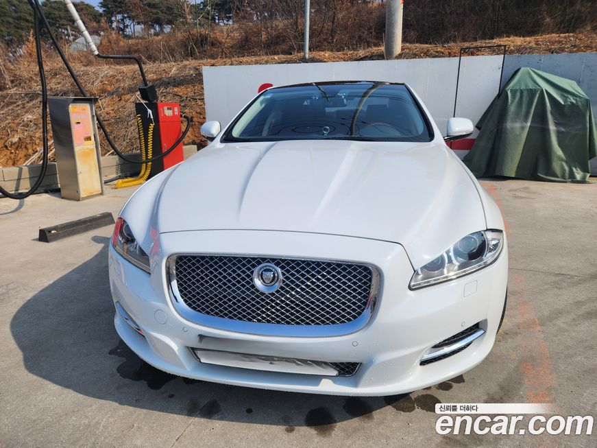 Jaguar XJ 2011