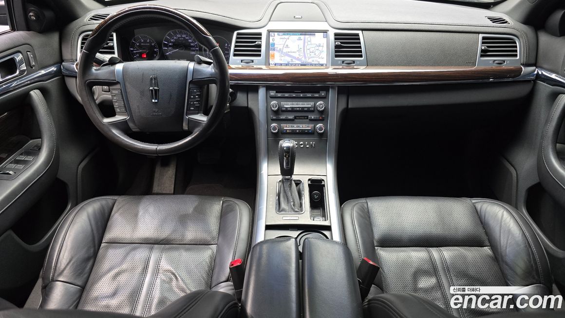 Lincoln MKS 2011