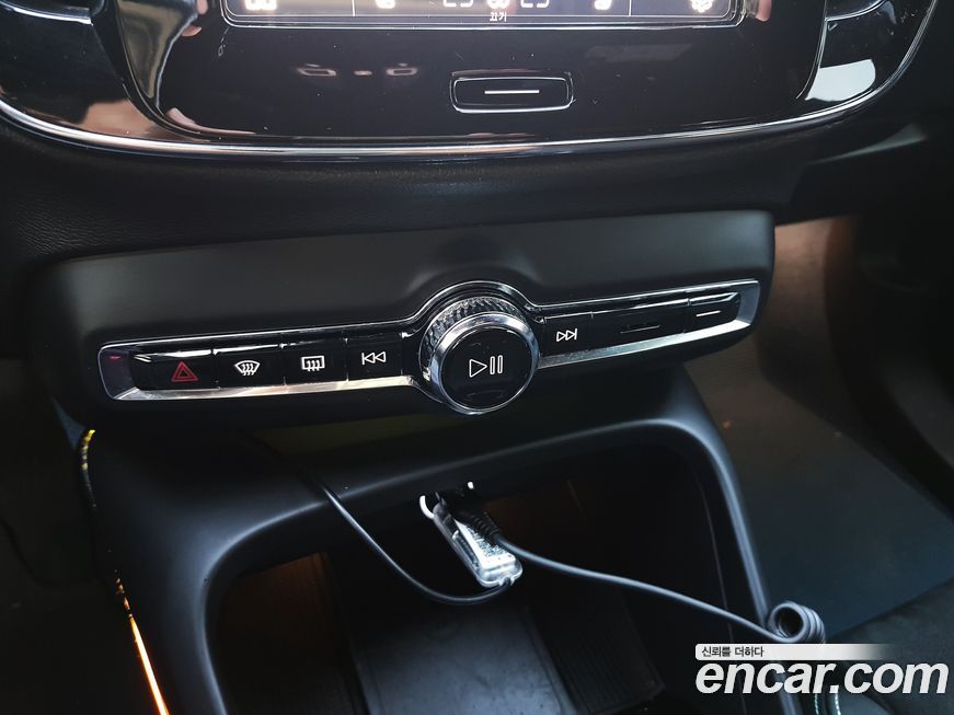 Volvo C40 2022