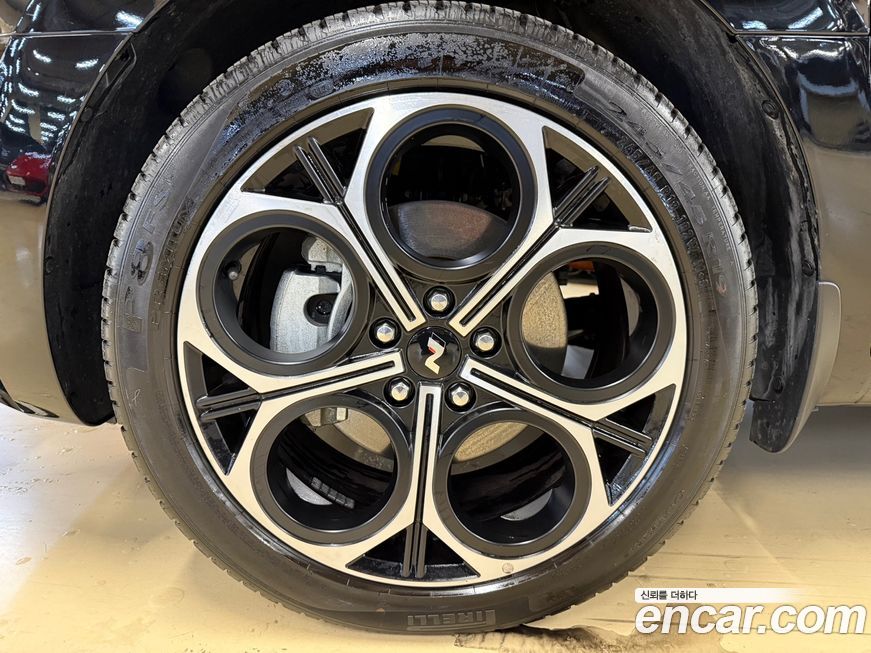 Hyundai Staria 2025