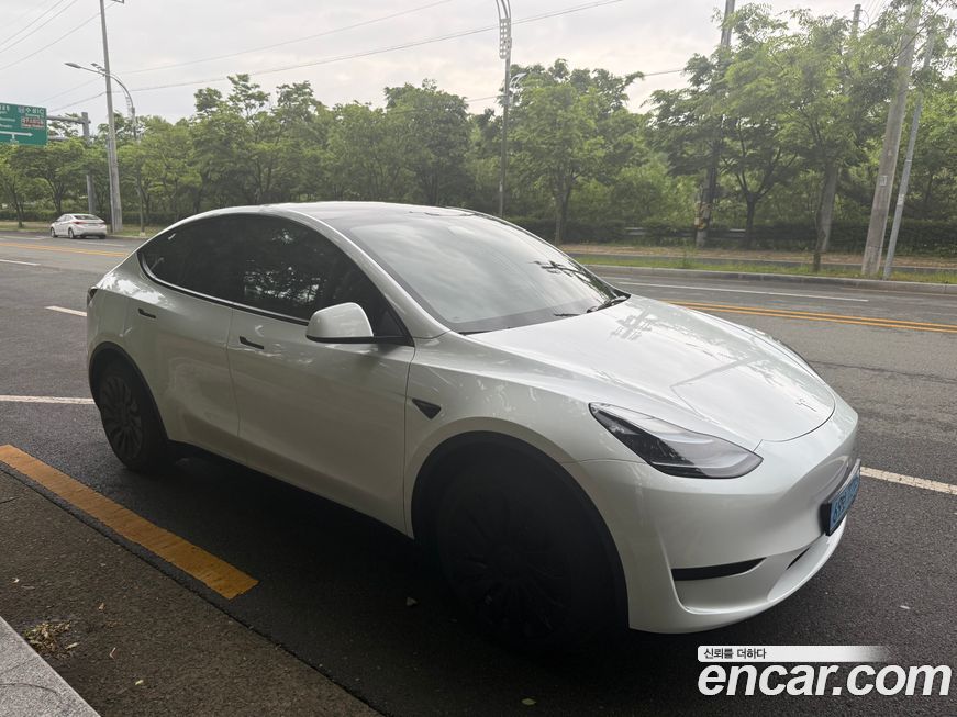 Tesla Model Y 2023