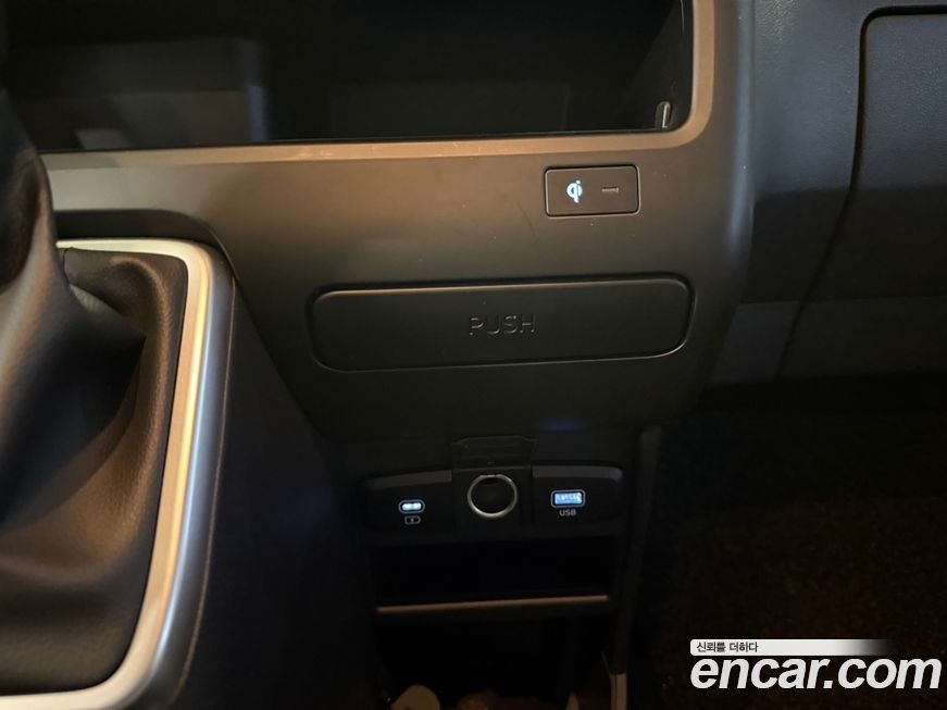 Hyundai Staria 2025
