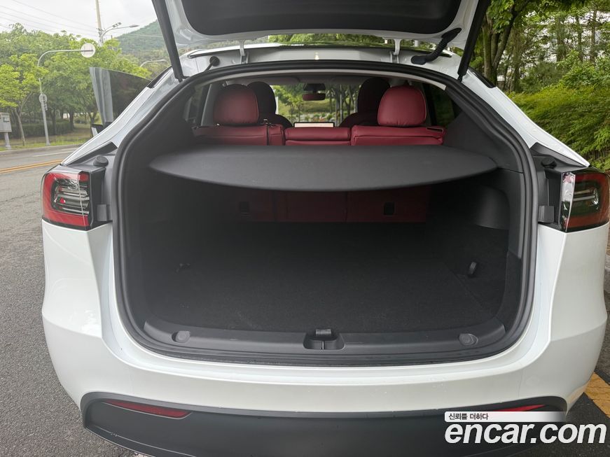 Tesla Model Y 2023