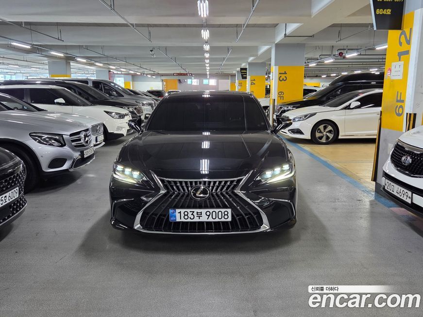 Lexus ES 2023