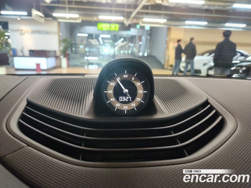 Porsche Taycan 2026