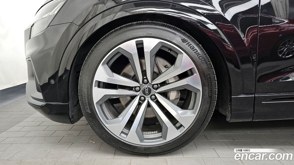 Audi Q8 2023
