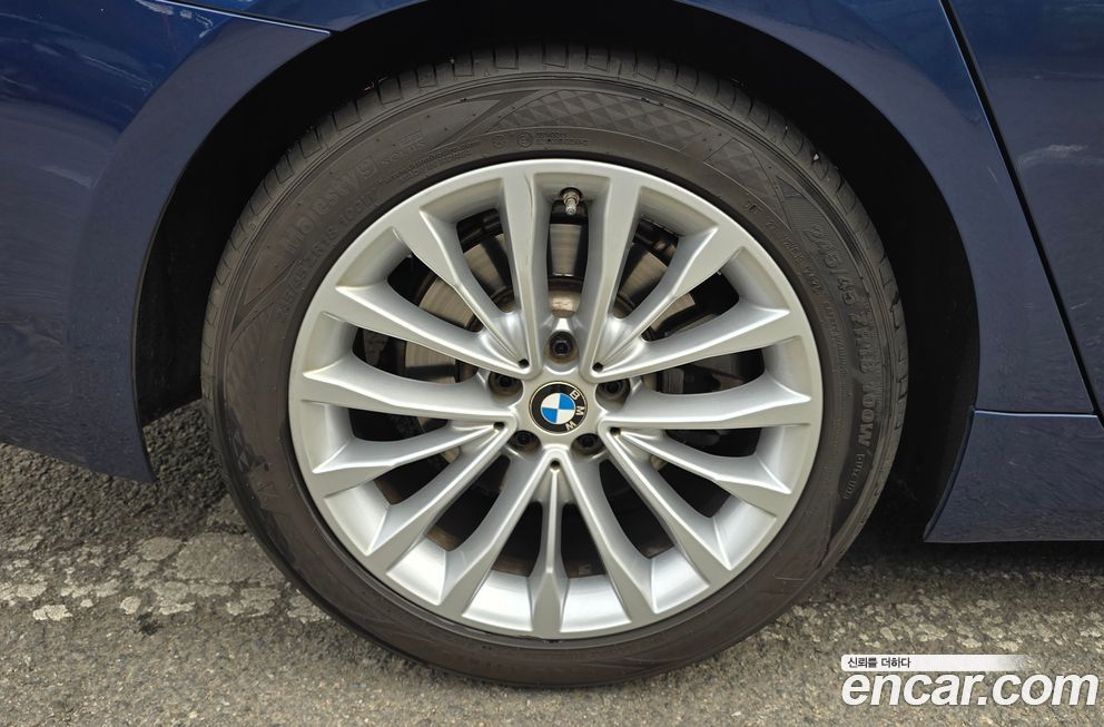 BMW 5-Series 2021