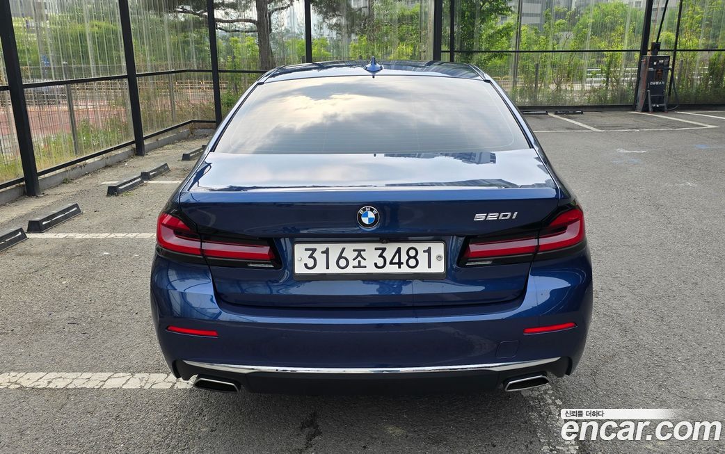 BMW 5-Series 2021