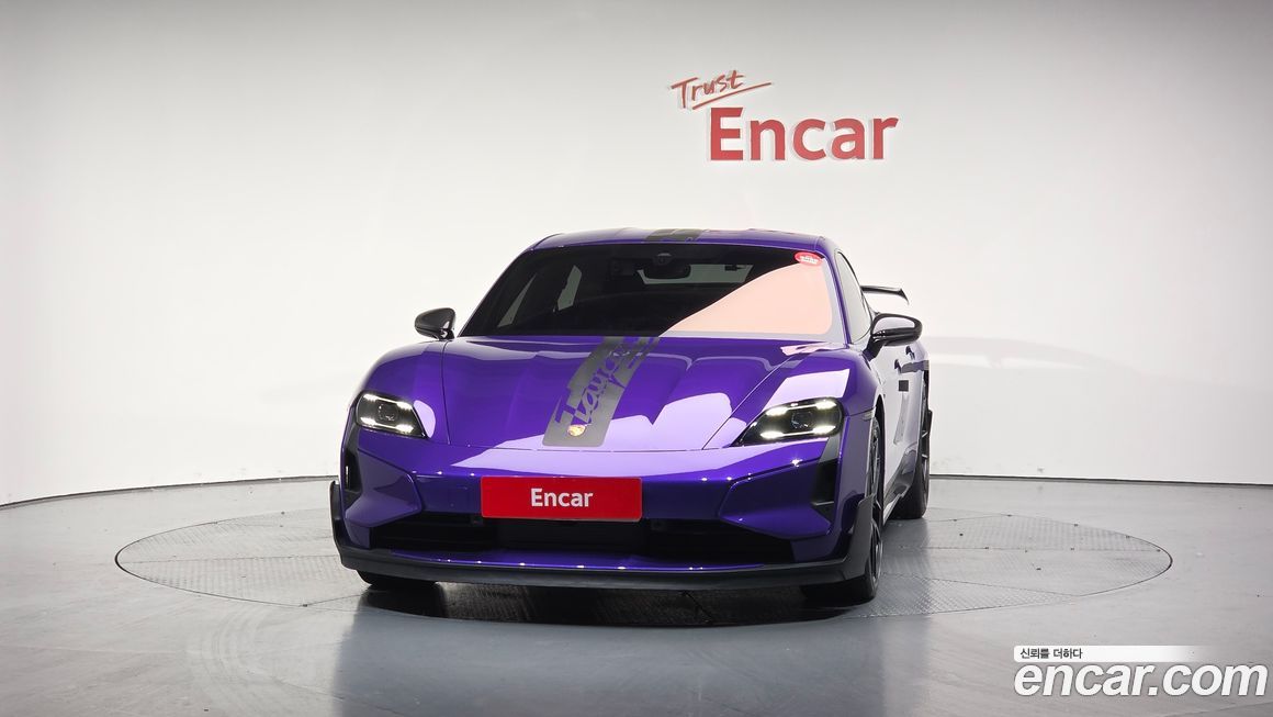 Porsche Taycan 2025