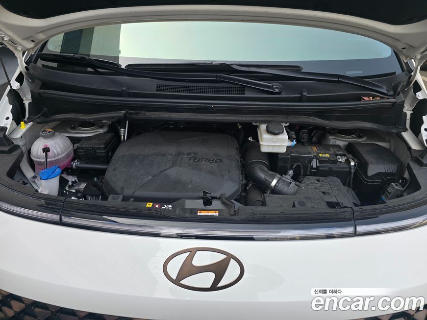 Hyundai Staria 2025