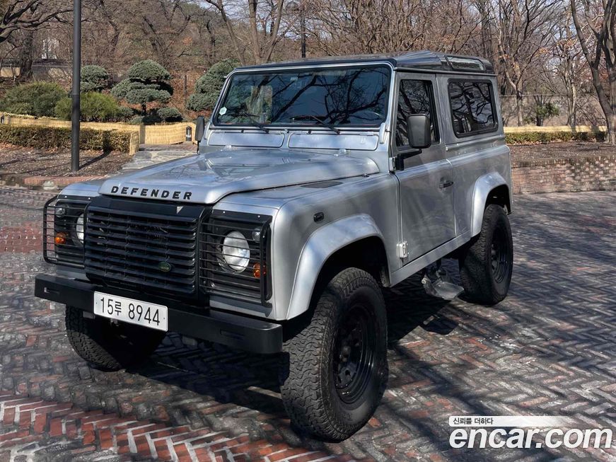 Land Rover Defender 2004