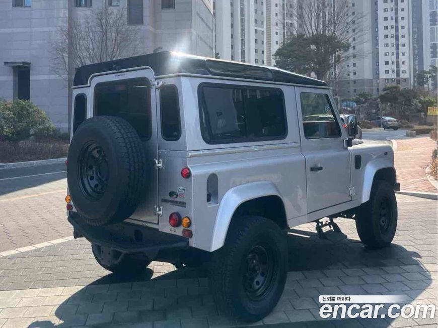 Land Rover Defender 2004