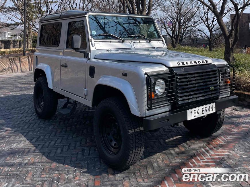 Land Rover Defender 2004
