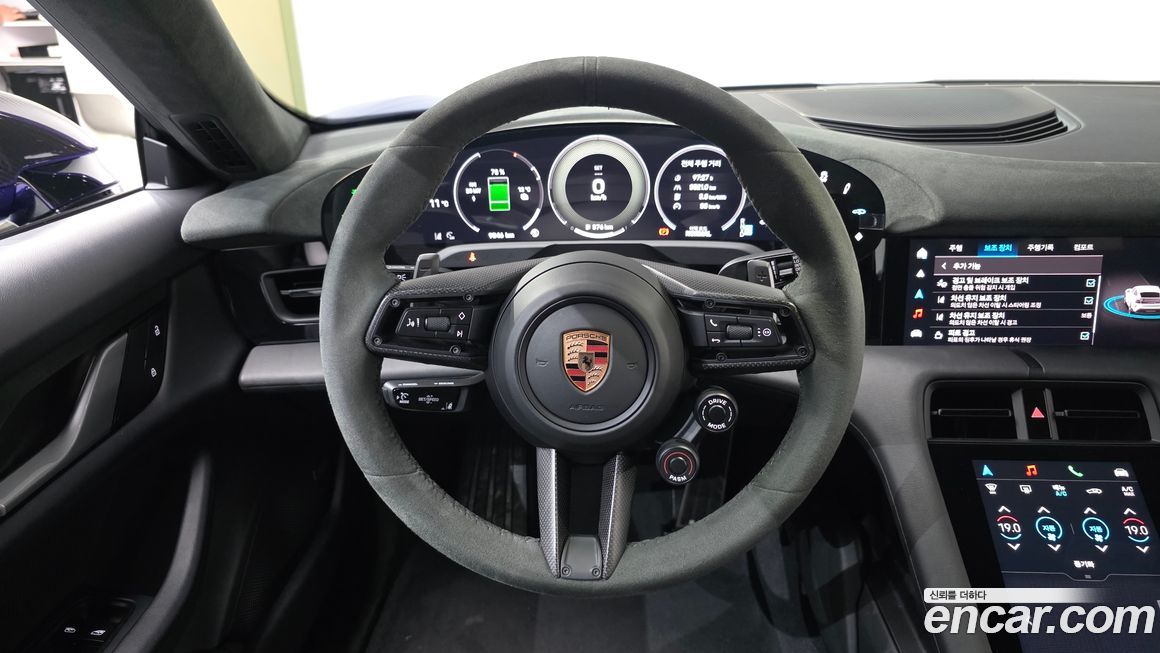 Porsche Taycan 2025